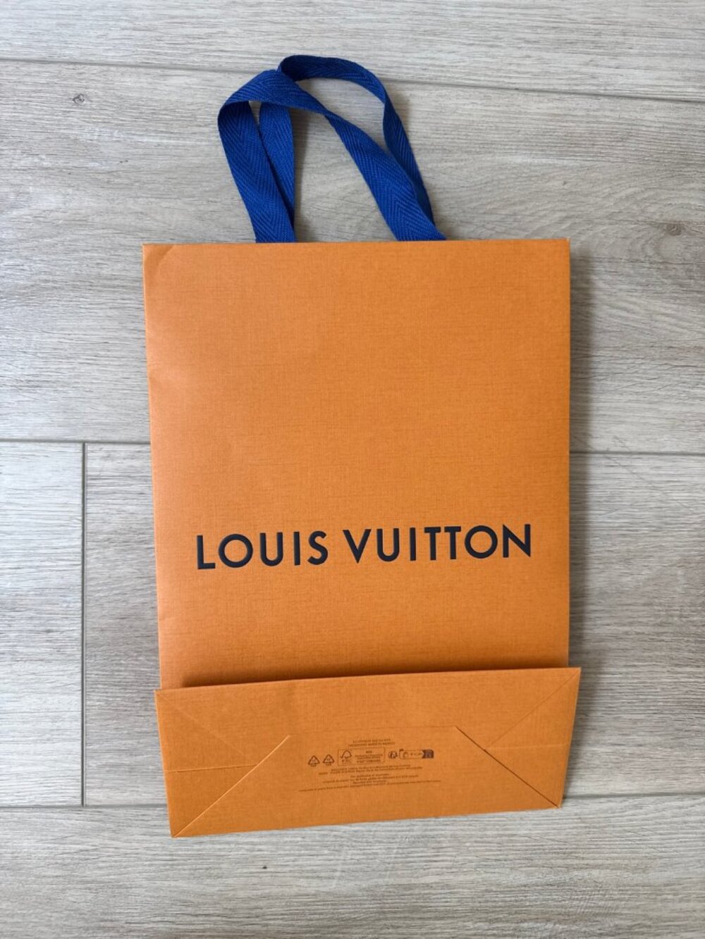 Louis Vuitton Orange Paper Shopping Bags – Set of 2 (Large + Small) – Gift Bags - Picture 3 of 5